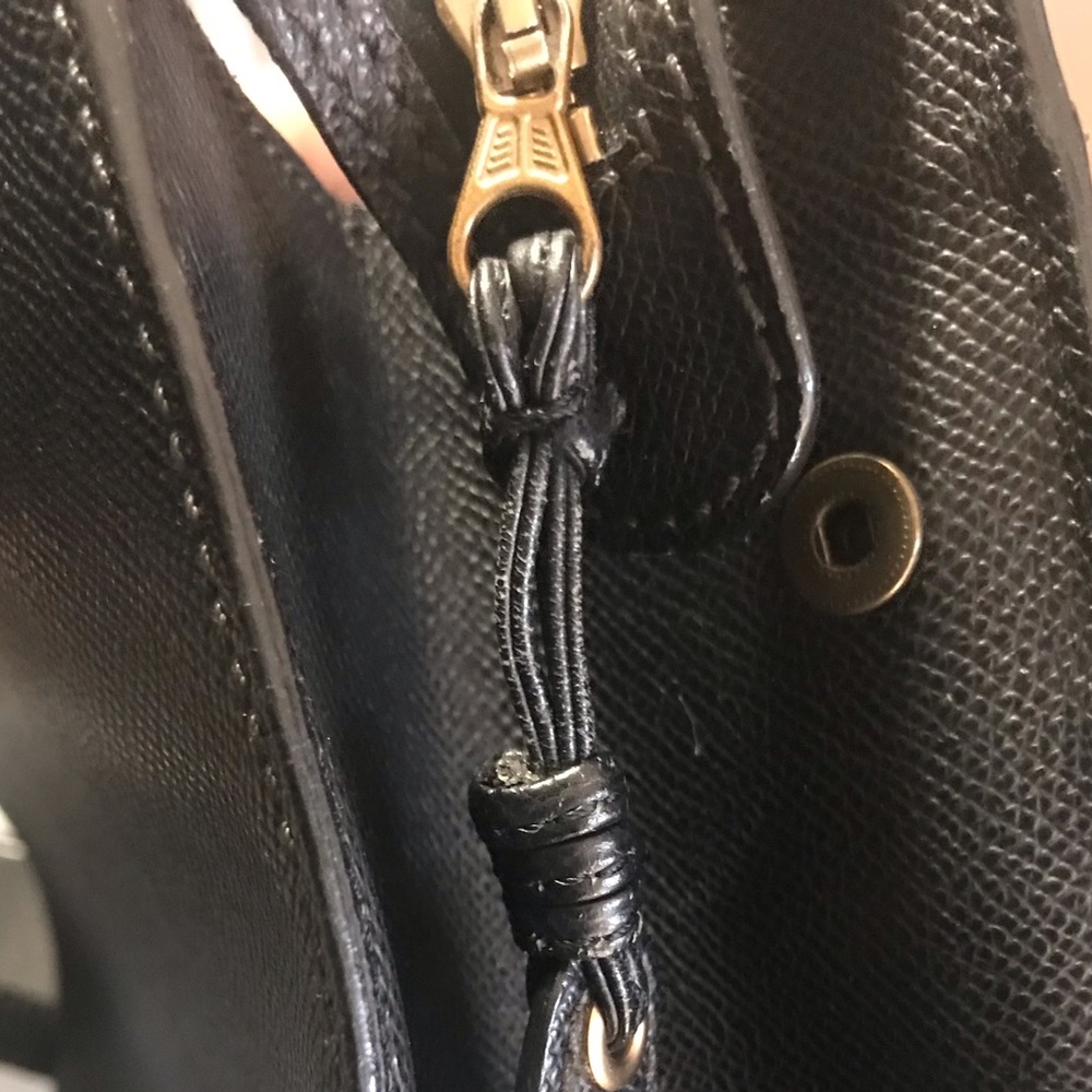 Rare Chanel Vintage Caviar Shoulder Bag - Authentic Black Leather - Picture 9 of 16